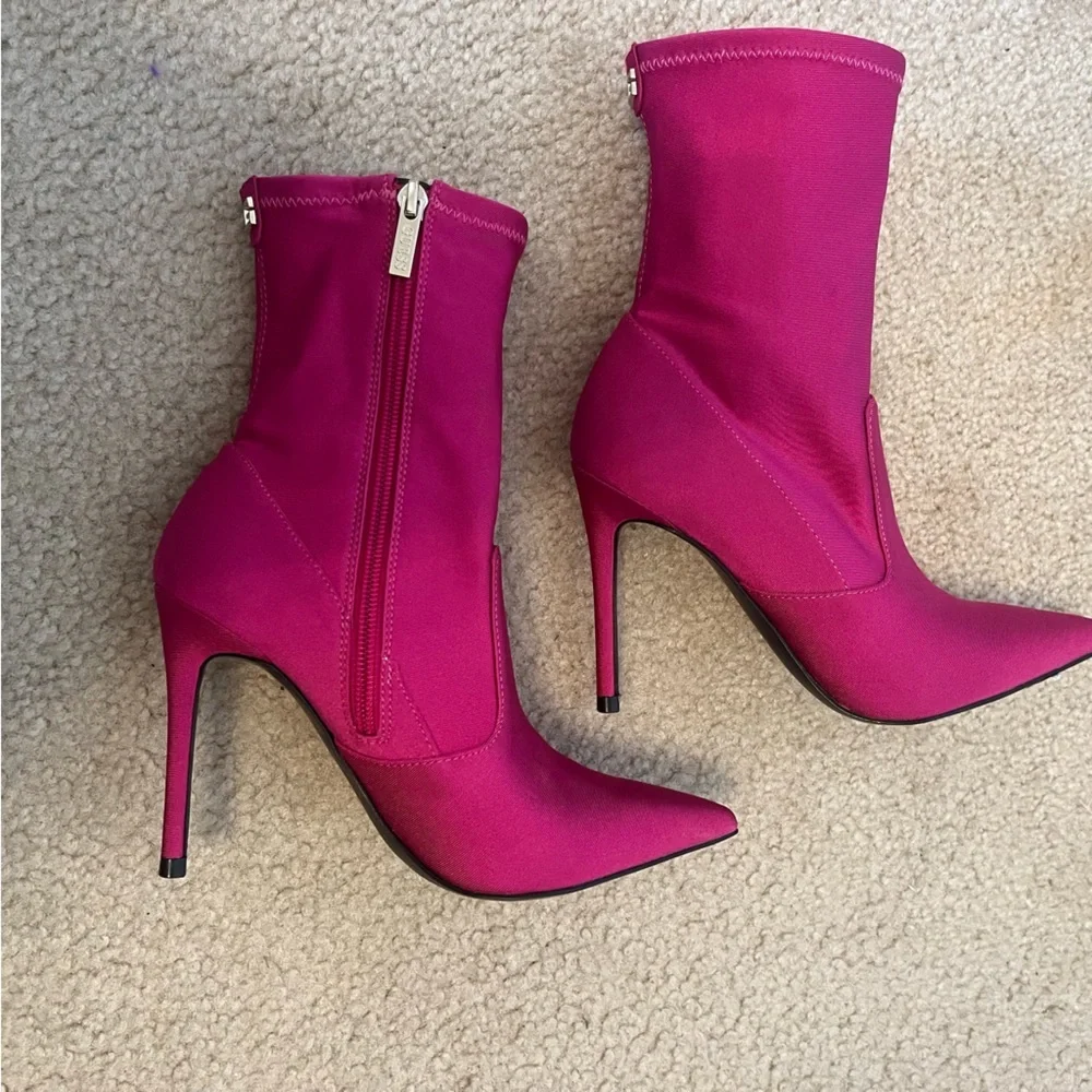 NWT Guess Women’s Frita Ankle Boot Size 5 - Picture 1 of 15